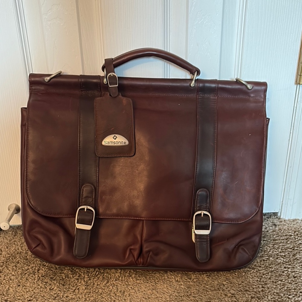 Samsonite Brown Leather Briefcase with Adjustable Strap